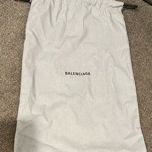 NEW!! 🔥 Balenciaga 15x10 cotton dust bag.